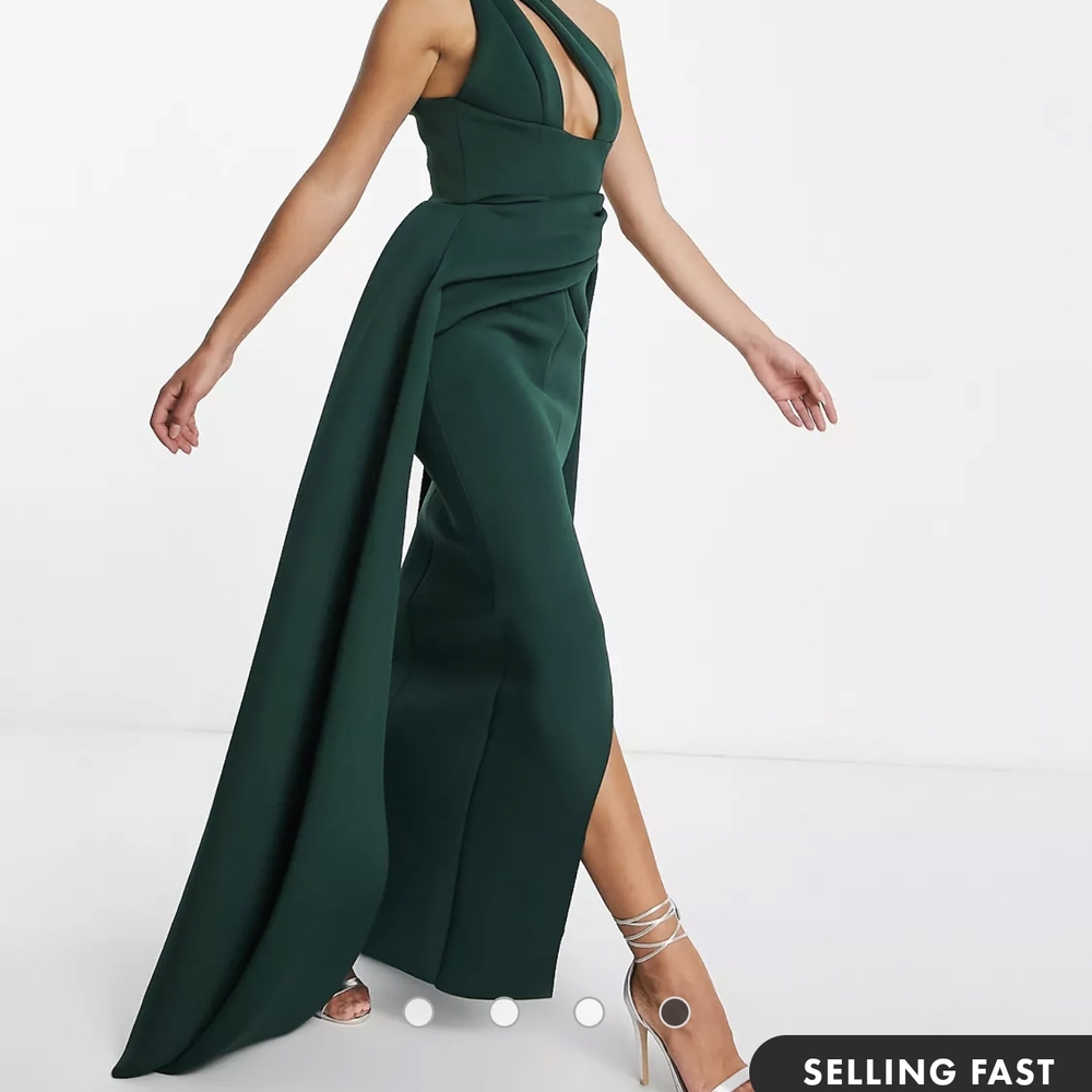 Elegant Green Dress - Picture 3 of 6